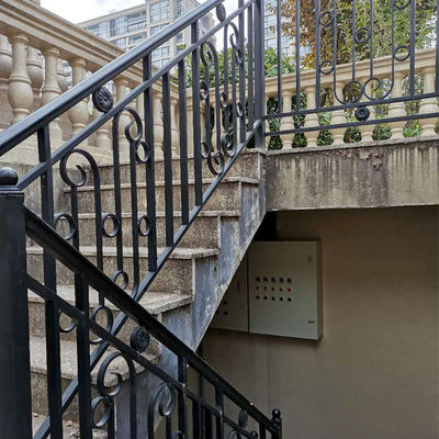 Moderno de Apartamento montado en la pared Escalera de hierro forjado Rejilla de barras para el diseño del hogar