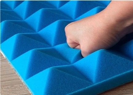 Espuma insonorizada retardante de llama de diseño moderno para edificios de oficinas y salas de piano