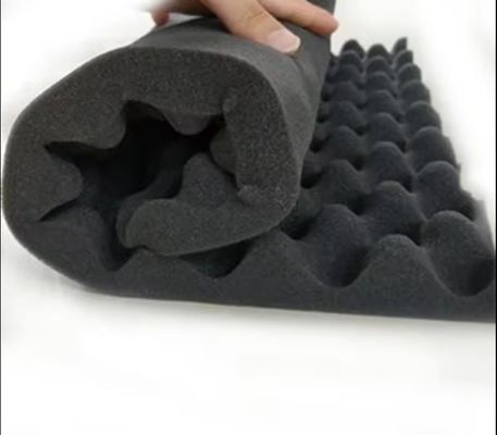 14 a 60 kg/m3 Densidad Espuma de absorción de sonido de diseño moderno para insonorización de estudio