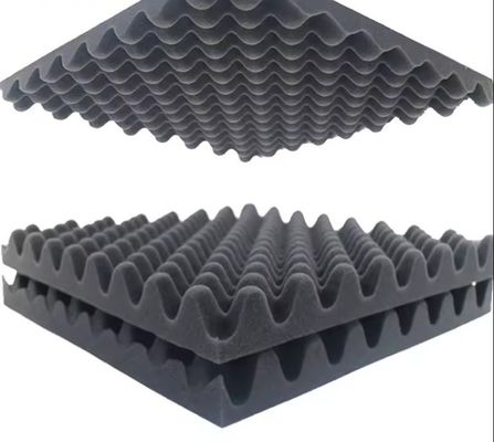 14 a 60 kg/m3 Densidad Espuma de absorción de sonido de diseño moderno para insonorización de estudio