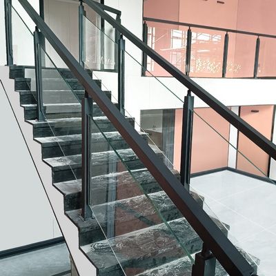 Estilo de diseño moderno Escalera montada en la pared Barandillas de vidrio templado con baluster de poste