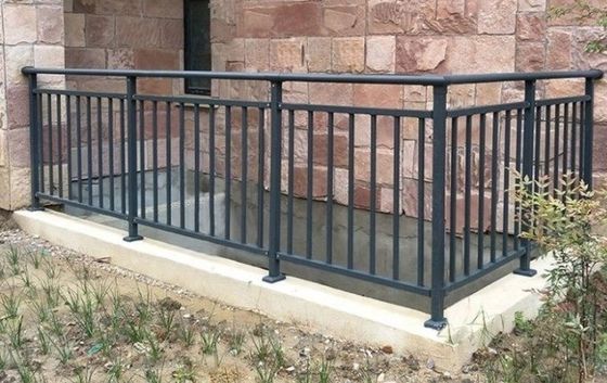 Barandillas de balcón de aluminio de diseño moderno montadas en la pared para cubierta de mangueras