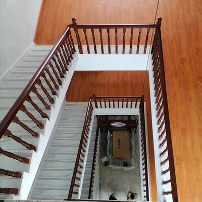 Edificio de oficinas moderno barandilla de escalera de madera decorativa con baluster y husillos