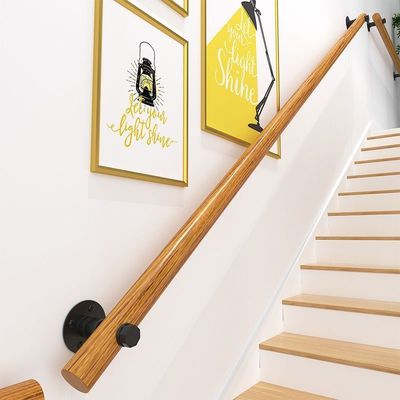 Diseño moderno contra la pared Techo interior Barandillas para ancianos Escaleras de madera Mangueras