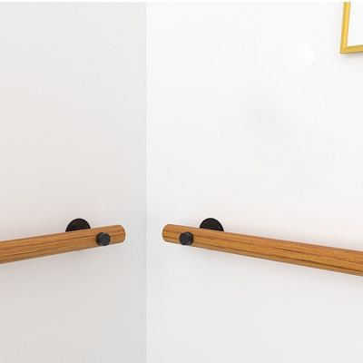 Diseño moderno contra la pared Techo interior Barandillas para ancianos Escaleras de madera Mangueras