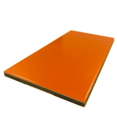 Placa de aluminio con un diseño moderno y una larga vida útil
