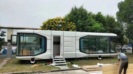 Casa prefabricada con estilo de diseño postmoderno
