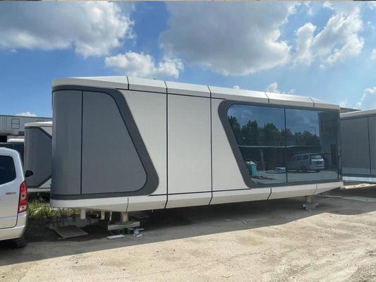 Cabina prefabricada solar móvil de estilo de diseño postmoderno para una experiencia de campamento de lujo