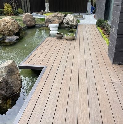 150*25mm WPC Decking FIRST-CLASS Grade de madera dura y pisos compuestos para terrazas al aire libre