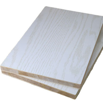 Tablas de madera sólida de pino de estilo de diseño moderno para taller a un precio asequible