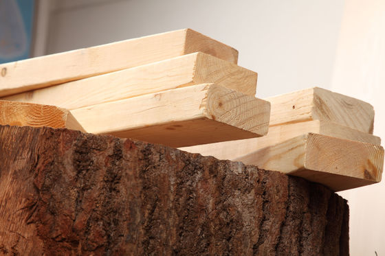 Tablas de madera sólida de pino de estilo de diseño moderno para taller a un precio asequible