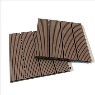 Terraza de madera plástico compuesto de café WPC 300 * 300mm azulejos de suelo para el jardín exterior suave