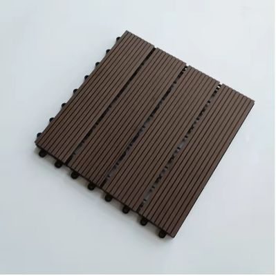 Terraza de madera plástico compuesto de café WPC 300 * 300mm azulejos de suelo para el jardín exterior suave