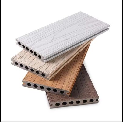 Suelos de terraza de madera lisa de plástico para piscinas de diferentes tamaños
