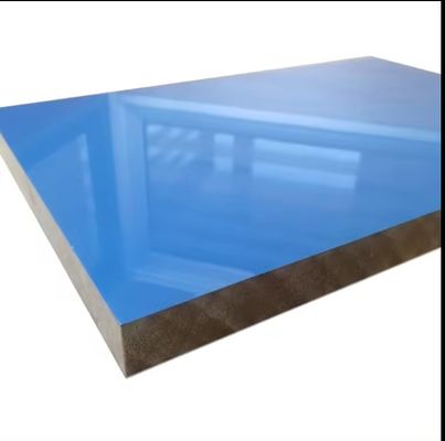 1220x2440mm Panel de madera contrachapada de melamina no metálica blanca laminada para muebles de apartamento